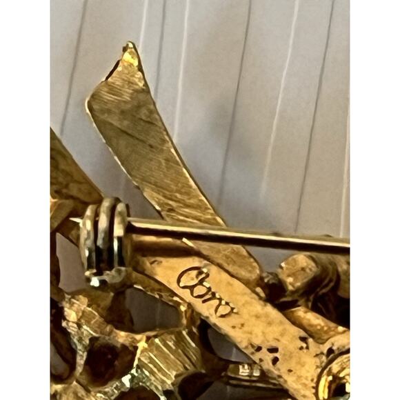 Vintage CORO Pin Brooch Pink Purple Gold-Tone Ribbon Signed Missing Stones - Picture 8 of 11